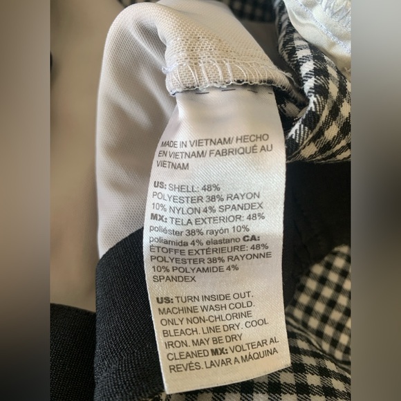 Chico’s Black and White Check Cropped Flat Front Pants With Stretch Size 3 (16) - Picture 9 of 9